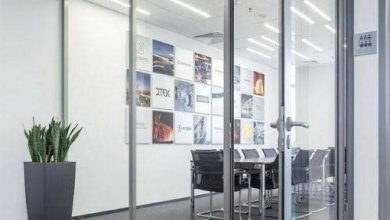 What should we pay attention to when looking at the soundproofed office partition