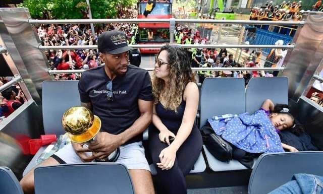 Kishele Shipley and Kawhi Leonard