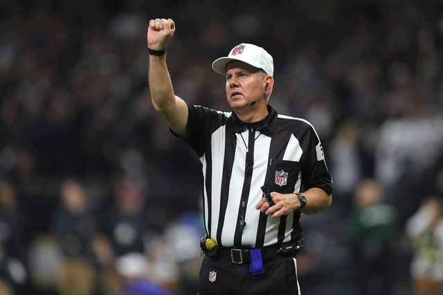 How much do NFL refs make?