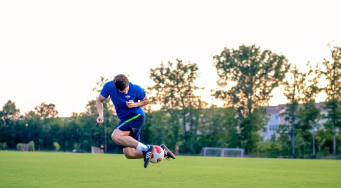 How to Juggle a soccer ball?