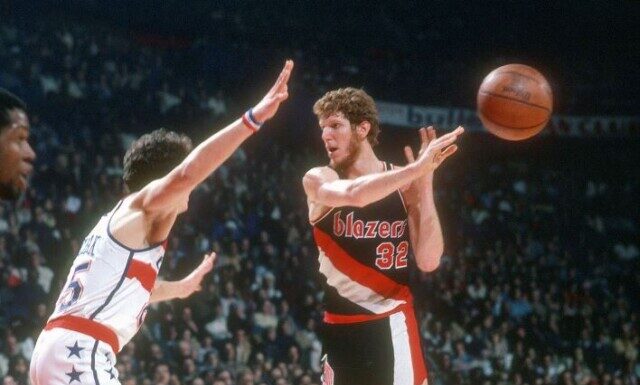 Basketball Hall of Famer Bill Walton Dies at 71; 2-Time Champ at UCLA and in NBA