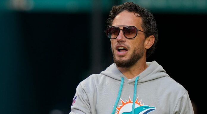 Dolphins Extend Head Coach Mike McDaniel's Contract Through 2028
